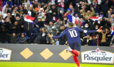 Mbappe Hatrrick, Prancis Ungguli Kazakhstan pada Babak 1