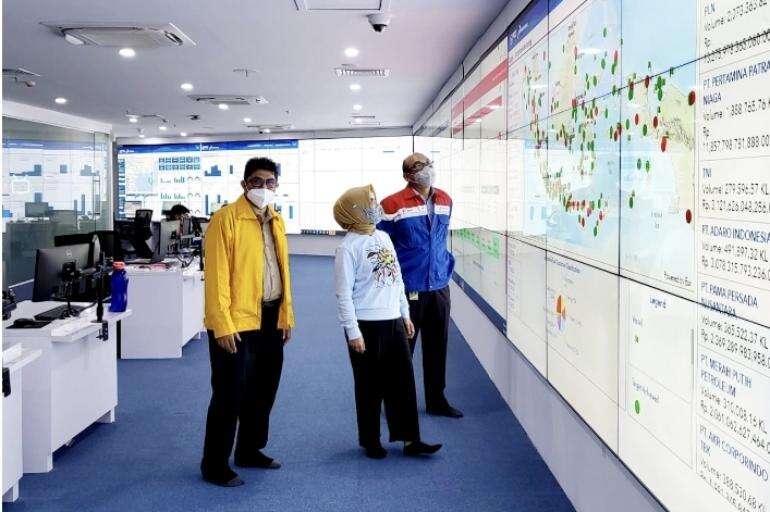 Dirut Pertamina Monitor Langsung Pemadaman Tangki Kilang Cilacap