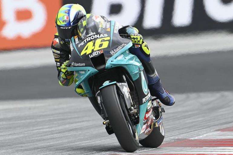 MotoGP Valencia Martin Ngacir Paling Depan, Rossi Tembus 10 Besar