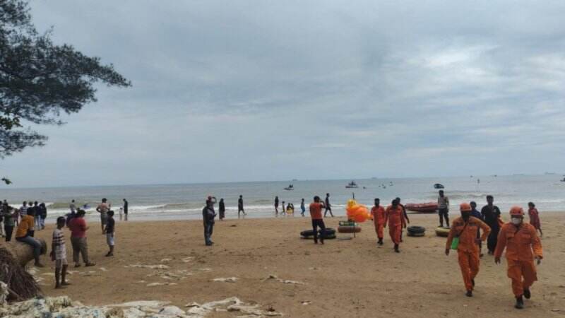 Breaking News! Tiga Anak Tenggelam di Pantai Manggar, Dua Selamat