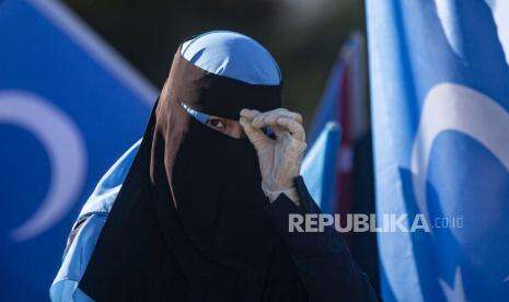 Puluhan Orang Tuntut Kebebasan Muslim Uighur di Inggris