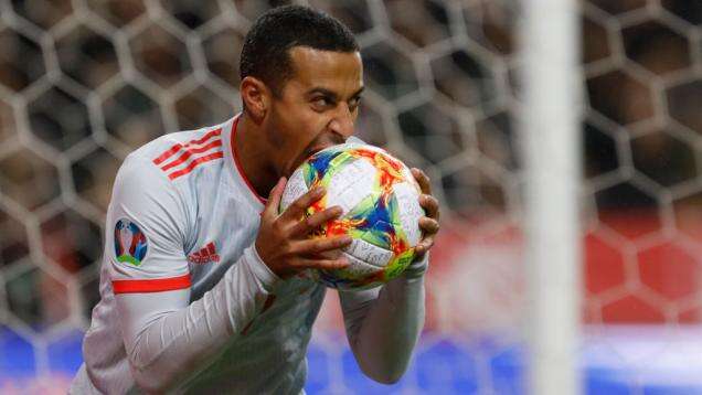 Beraroma Reuni, Thiago Alcantara Setuju Susul Dani Alves di Barcelona