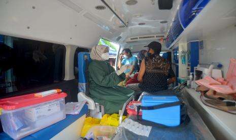 Jabar Pilot Project Program Mobil Vaksin Sasar Kampung Adat