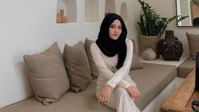 Olahraga di Gym, Gaya Berpakaian Putri Delina Panen Kritikan