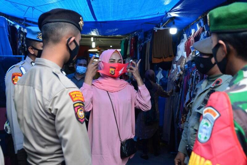 Bolehkah Menggunakan Masker Seharian Saat Berkegiatan?