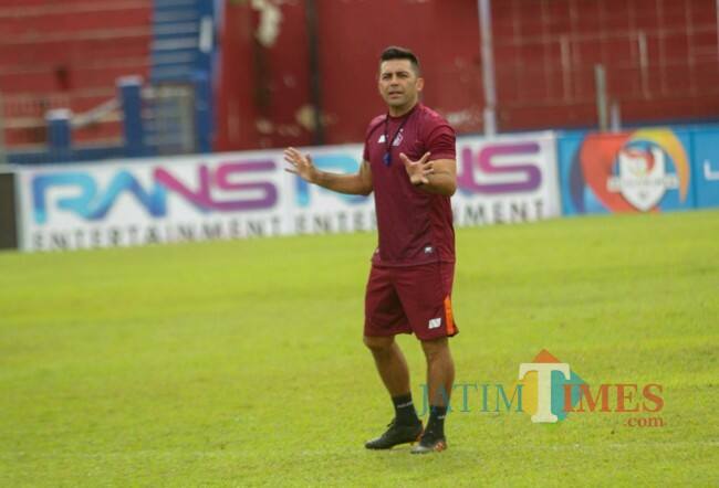 Ini Alasan Javier Roca Tertarik Tangani Persik Kediri