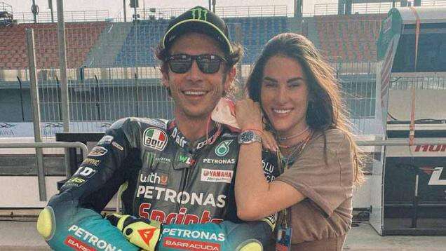 Valentino Rossi Pensiun, Francesca Sofia Novello Tak Bisa Menahan Tangis
