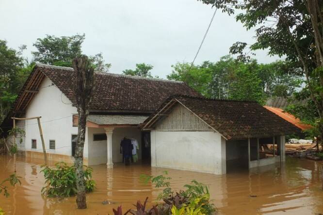 BPBD Jember Imbau Warga di Tujuh Kecamatan Siaga Banjir