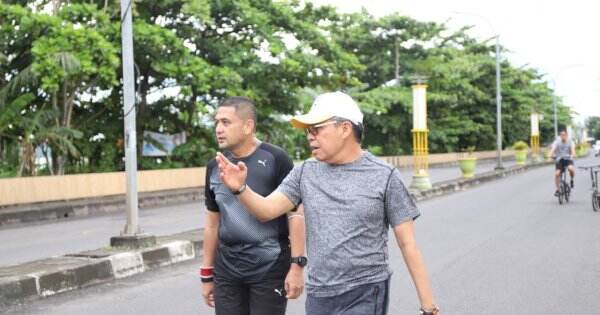 Taufan Pawe Dampingi CEO PSM Pantau Lapangan Andi Makkasau