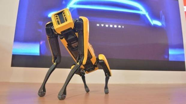 Keseruan di GIIAS, Hyundai Pamerkan Robot Pintar dan Game Interaktif