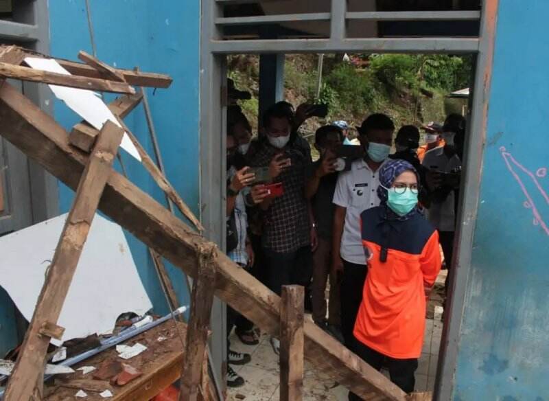 Bupati Lebak Tinjau SMP Negeri 1 Cibeber yang Ambruk, Janji Segera Dibangun