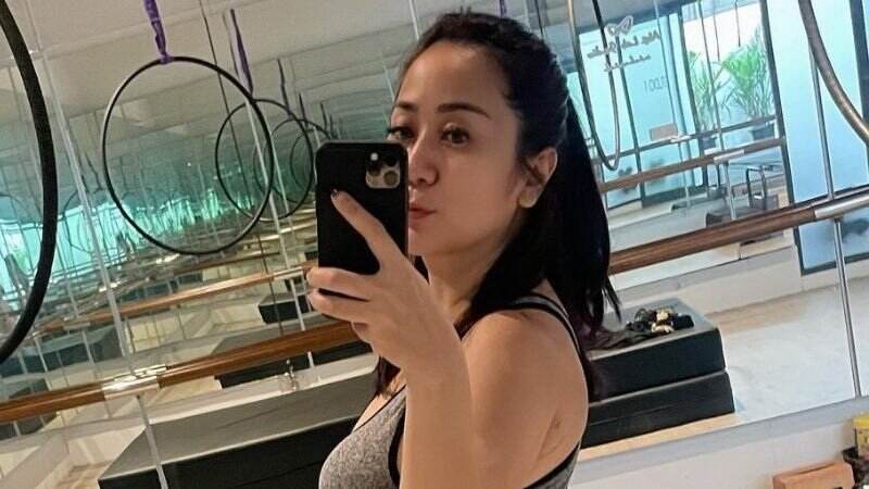 Tante Ernie Tampil Sporty Pamer Bodinya Makin Kencang, Netizen: Kayak Usia 20an!