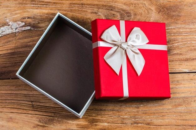 6 Rekomendasi Hadiah Tahun Baru untuk Pecinta Traveling, Pasti Suka
