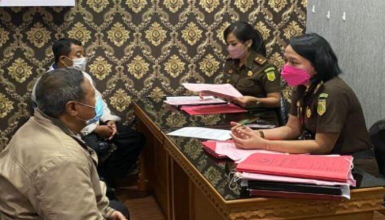 Pria Ini Palsukan Akta Kematian Istrinya demi Nikah Lagi