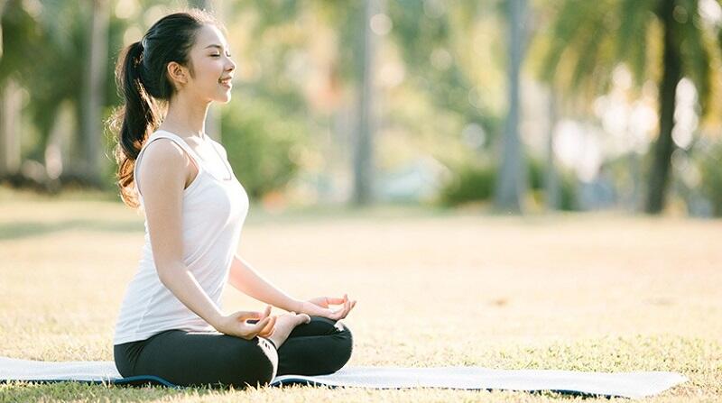 5 Manfaat Rutin Olahraga Yoga bagi Kesehatan Fisik dan Mental