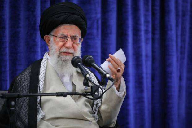 Situs-situs Iran Diretas, Tampilkan Ucapan Matilah Khamenei