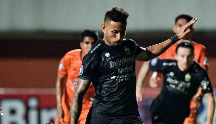 Kalahkan Persiraja, Persib Bandung Panaskan Persaingan