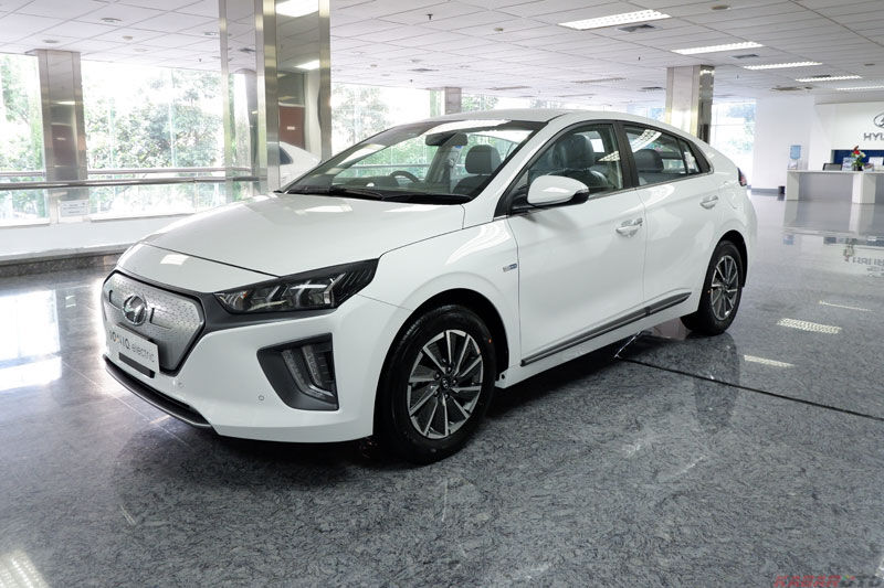 Dukung G20, Hyundai Serahkan 40 Mobil Listrik ke Menko Perekonomian