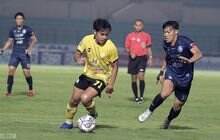 Presiden Arema FC Tunda Kepulangan ke Indonesia Demi Singo Edan