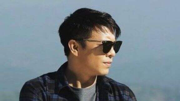 Tertangkap Basah, Ariel Noah Tengah Disuapi Sosok Wanita Ini