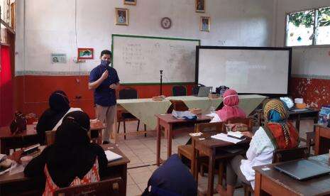 Dosen Universitas BSI Berikan Tip Kuasai Public Speaking