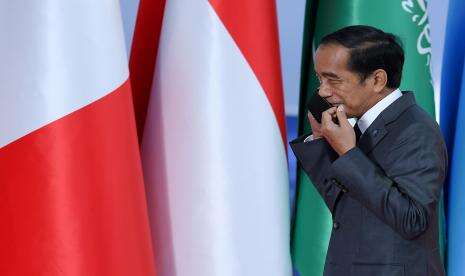Jokowi: Keluar dari Jebakan Negara Pengekspor Bahan Mentah