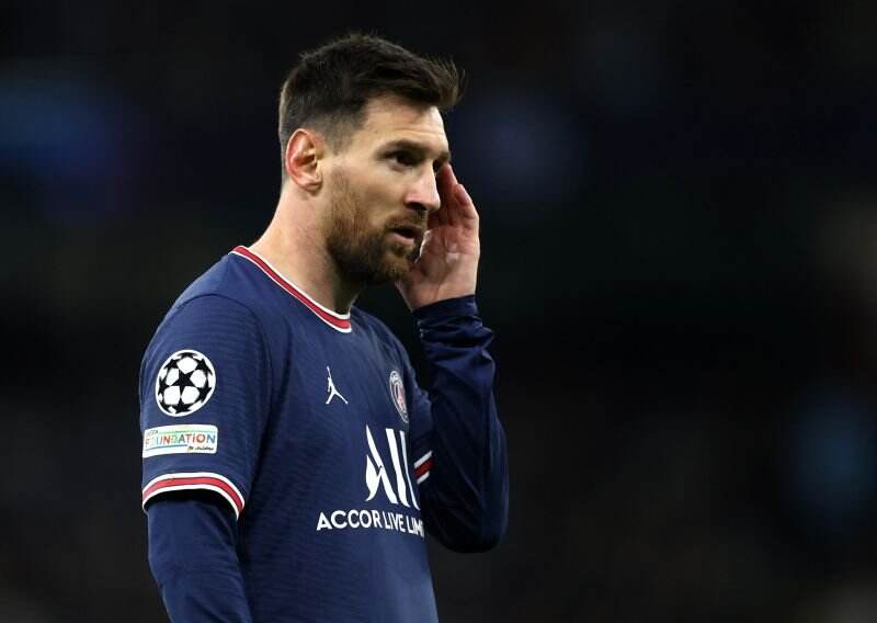 Kacau! PSG Kalah, Lionel Messi Disuruh Bocah Ini Ambil Baju Pemain Manchester City