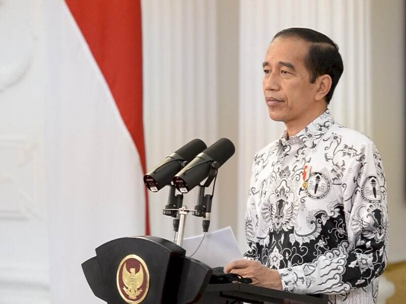 Hari Guru Nasional, Jokowi: Mari Bergandengan Tangan Pulihkan Dunia Pendidikan