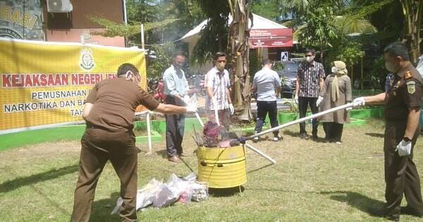 Kejaksaan Negeri Jeneponto Musnahkan 120,25 Gram Barang Bukti Sabu