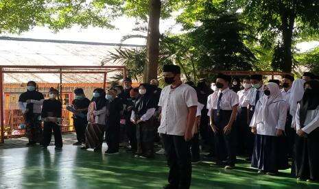 Peringati Hari Guru Nasional, Al-Iman Selenggarakan Lentera