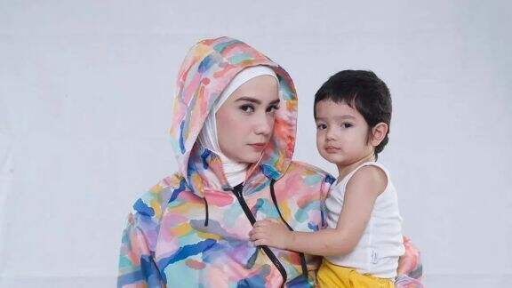 Anak Jatuh Sakit, Istri Arya Saloka Ketar-ketir Bawa Ibrahim Malam-malam ke Rumah sakit, Kondisinya Kini...