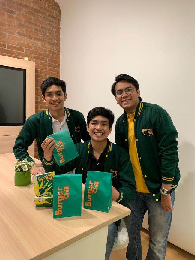 Berkat Inovasi Produk yang Unik, 3 Mahasiswa Sekaligus Pendiri Burgerchill Raih Beasiswa BRI Peduli-Creation 2021