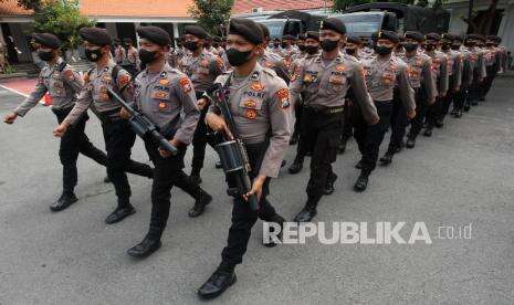 In Picture: Pengamanan Antisipasi Aksi Buruh Tuntut UMP 2022
