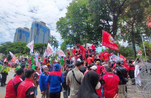 Gugatan Buruh Dikabulkan, MK Perintahkan UU Cipta Kerja Diperbaiki Dalam 2 Tahun