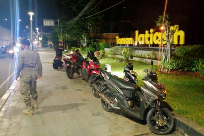 Buntut Viral Sejoli Ciuman, Waktu Berkunjung ke Taman Jatiasih Dibatasi