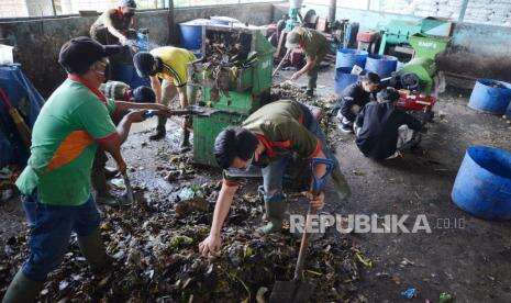 Mahasiswa UGM Berdayakan Warga Kelola Sampah Organik