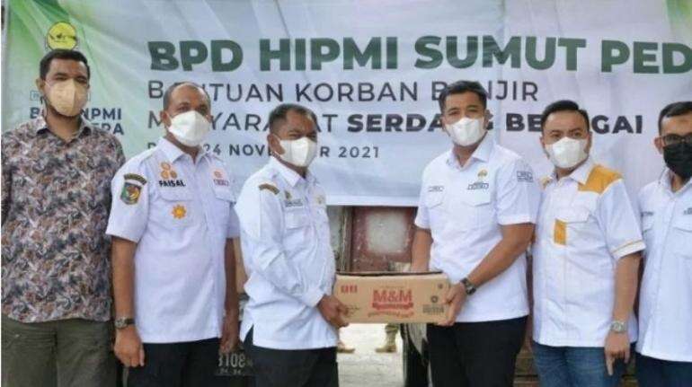 Pemkab Sergai Terima Bantuan Dari HIPMI Untuk Warga Terdampak Banjir