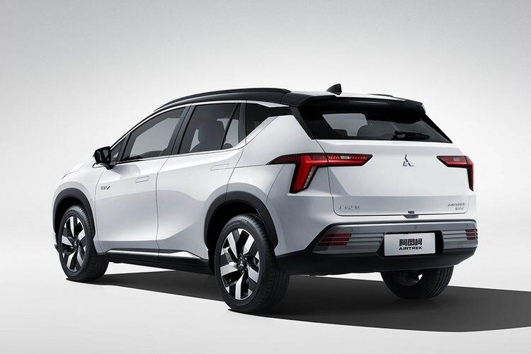 Fitur Kece SUV Listrik Perdana Mitsubishi, Tampilan bak Xpander Facelift