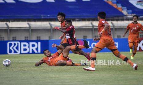 Todd Ferre dan Anak Jacksen Tiago Dilarang Bermain Setahun