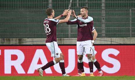 Benamkan Rapid Wien, West Ham Kunci Posisi Juara Grup