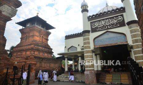 Naskah Khutbah Jumat: Merantau demi Belajar Agama