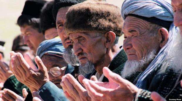 Kepolisian Uzbekistan Paksa Pria Muslim Mencukur Jenggot