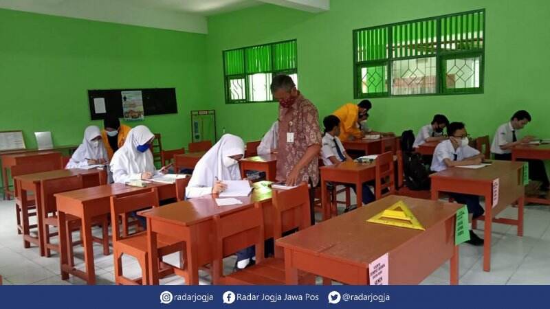 UMK 2022 Tak Berlaku untuk Guru Honorer