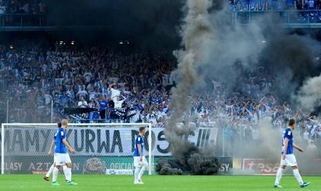 Kalah dari Leicester, Suporter Legia Warsawa Rusuh