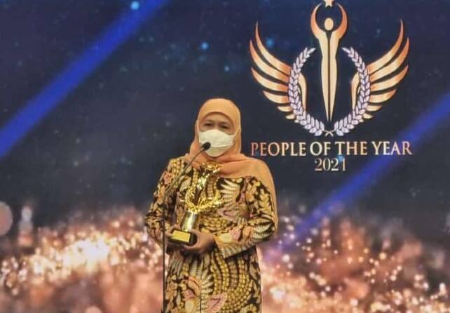 Khofifah Sabet Tiga Penghargaan di Ajang People Of The Year 2021