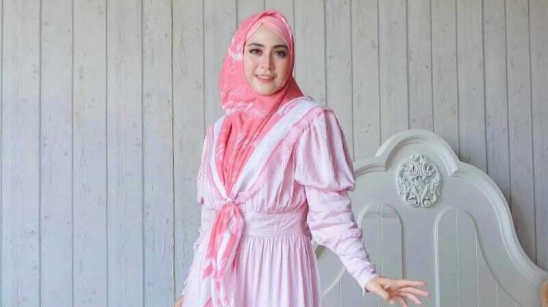 Biodata April Jasmine Lengkap Umur dan Agama, Istri Ustad Solmed Dihujat Karena Naik Moge