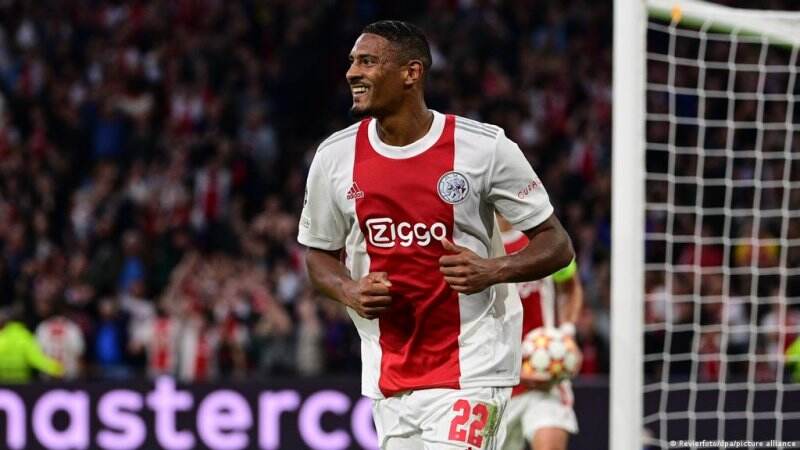 Minta Cadangan, Haller Malah Bikin Brace