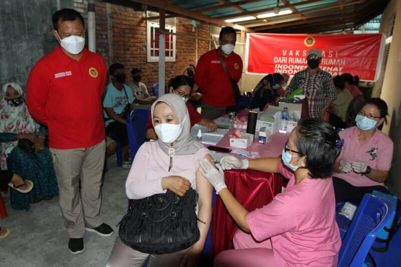 BIN Gelar Vaksinasi Massal, Serbu Pedagang Pasar di Sulawesi Utara