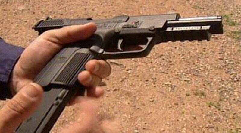 Gunakan Pistol Saat Rekam Adegan Panas, Model Webcam Tak Sengaja Tembak Vagina Sendiri
