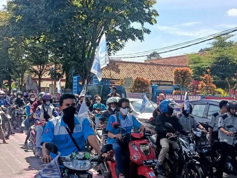 Buruh di Lebak Teriak UMK Tahun 2022 Naik Rp22 Ribu; Beli Masker Aja Ngga Cukup